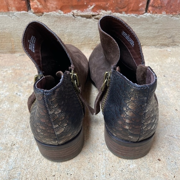 Very Volatile Womens 10 Brown Suede Pointed Toe Zip Reptile Heel Ankle Boots - Picture 5 of 8